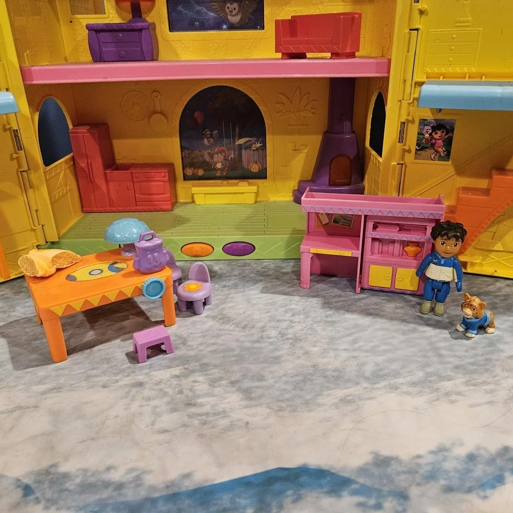 Dora‎ The Explorer Window Surprise House Playset Mattel 2009 Diego Furniture